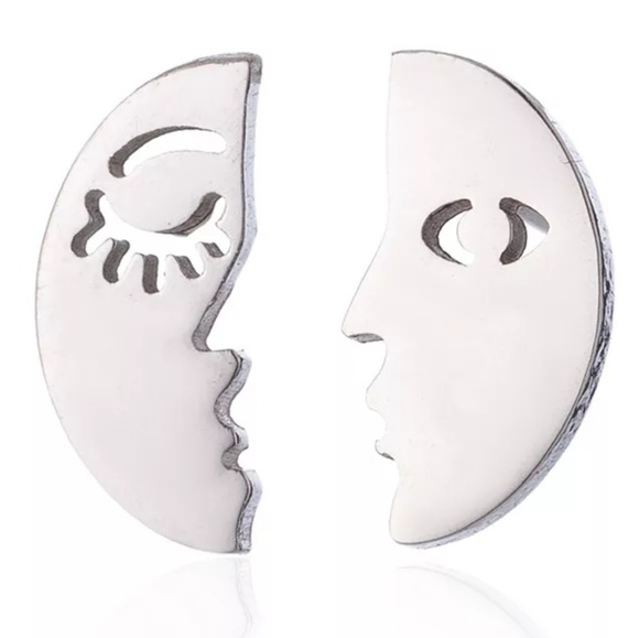🆕️ Assymetric moon studs - Picture 2 of 2